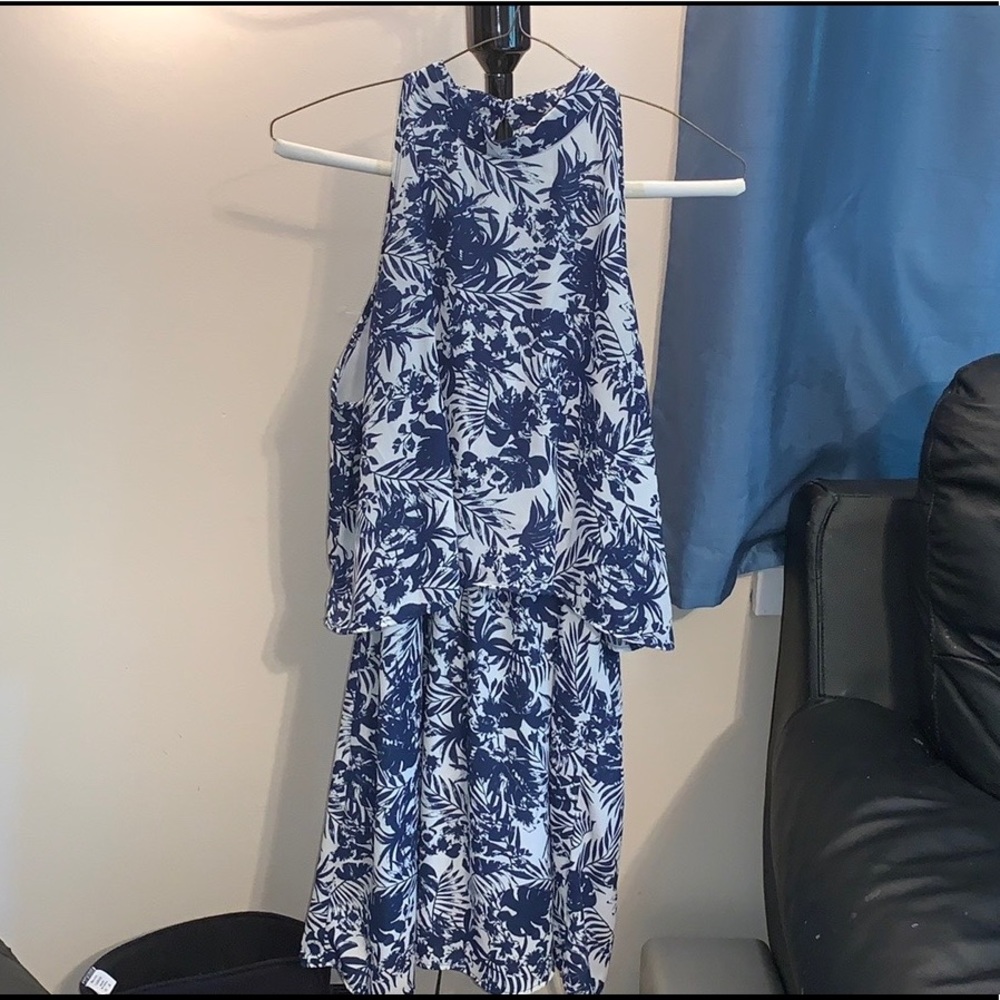 Paper Crane; size L blue print floral dress